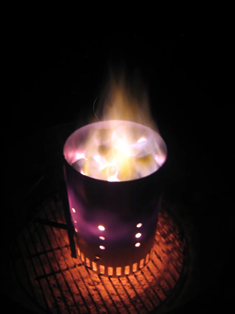 Een mini-bbq aansteken zonder aanmaakvloeistof: zo doet u het